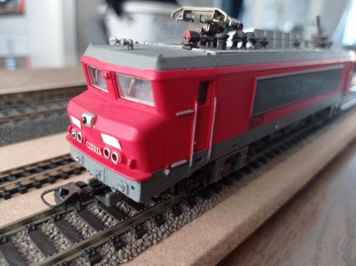 Roco NS 1601 rode uitvoering, Hobby en Vrije tijd, Modeltreinen | H0, Gebruikt, Locomotief, Gelijkstroom, Roco, Analoog, NS, Ophalen of Verzenden