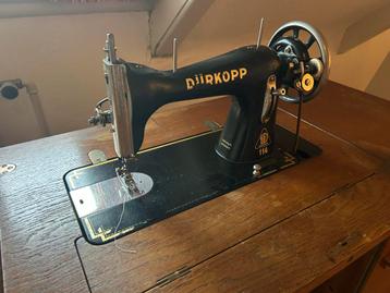 Antieke Dürkopp Naaimachine beschikbaar voor biedingen