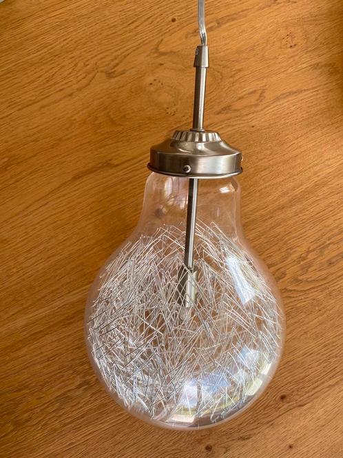 Hanglamp ‘Wire” in lamp vorm van glas met draden, Huis en Inrichting, Lampen | Hanglampen, Zo goed als nieuw, Minder dan 50 cm