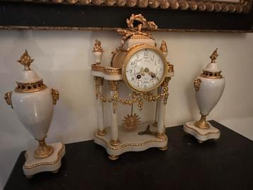 Pendule DENIÈRE/A. PARIS" beschikbaar voor biedingen