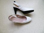 LILIAN nieuwe schoenen pumps wit zwart lak leer maat 36, Kleding | Dames, Schoenen, Nieuw, Ophalen of Verzenden, Lilian, Wit