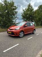 Toyota Aygo 1.0 12V Vvt-i 5DRS 2012 Carplay, Voorwielaandrijving, Euro 5, Stof, Zwart