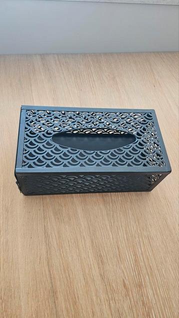 Tissue houder beschikbaar voor biedingen