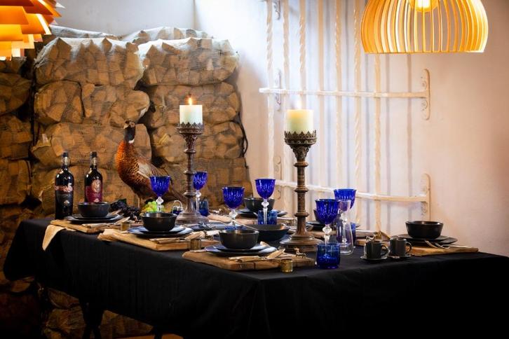 Serviezen, compleet, Huis en Inrichting, Keuken | Servies, Zo goed als nieuw, Bord(en), Overige stijlen, Aardewerk, Ophalen