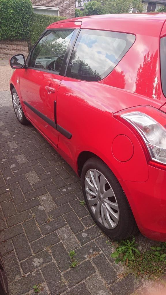 Suzuki Swift 1.2 Exclusive | 2012 | Rood | Nieuwe APK 2026, Auto's, Suzuki, Particulier, Swift, ABS, Airbags, Airconditioning