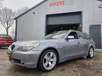 BMW 5-serie Touring 525i Executive AUT, Auto's, Automaat, Achterwielaandrijving, Gebruikt, Zwart