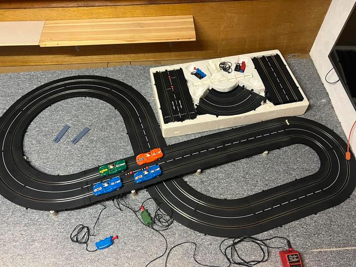 Fleischmann racebanen 2 stuks + 4 auto’s + trafo, Kinderen en Baby's, Speelgoed | Racebanen, Gebruikt, Racebaan, Elektrisch, Fleischmann