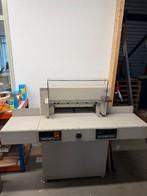 snijmachine voor papier, Ophalen