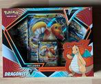 Pokemon Dragonite V Box Nieuw Sealed Evolving Skies, Ophalen of Verzenden, Nieuw, Boosterbox, Foil