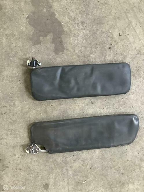 Volvo 140 142 144 Zonneklep zonnenklep 2x zwart, Auto-onderdelen, Interieur en Bekleding, Gebruikt, Ophalen of Verzenden