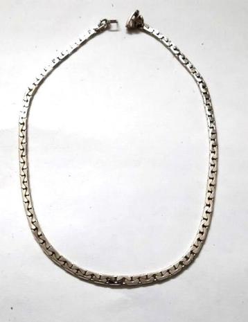 Mooie zilverkleurige ketting platte infinity schakel beschikbaar voor biedingen