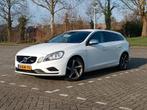 Volvo V60 1.6 D2 R-Design/Afneemb.Trekhaak/Nieuwe APK, 4 cilinders, Wit, Origineel Nederlands, Diesel