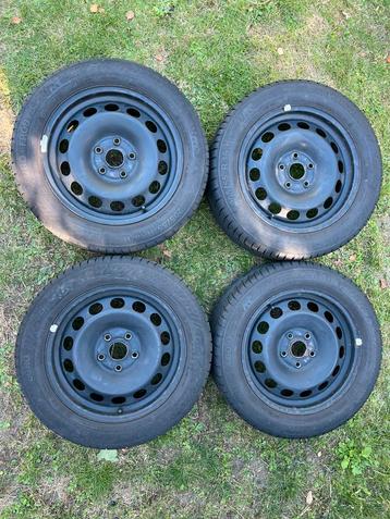 Set winterbanden met stalen velg 205/55 R16 91H beschikbaar voor biedingen