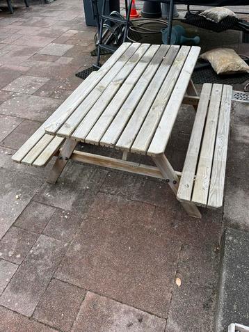 Houten Picknicktafel kinderen beschikbaar voor biedingen