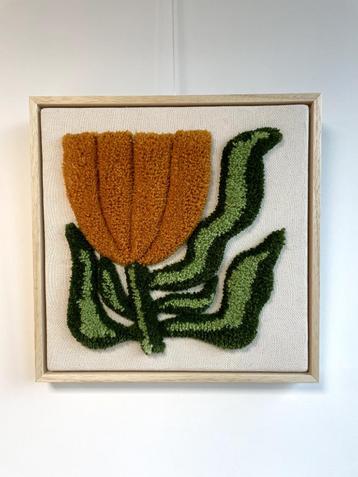 Getufte muurkunst bloem geel inclusief lijst - 38x38cm beschikbaar voor biedingen