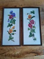 Twee ingelijste geborduurde bloemstukken, Minder dan 50 cm, Gebruikt, 50 tot 75 cm, Overige typen