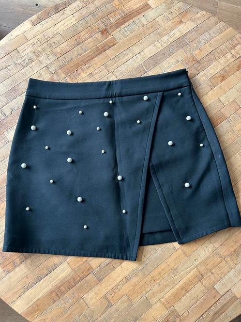 Zara rok  parels, zara rokje ruit in zeer goede staat, Kleding | Dames, Rokken, Zo goed als nieuw, Maat 38/40 (M), Zwart, Boven de knie