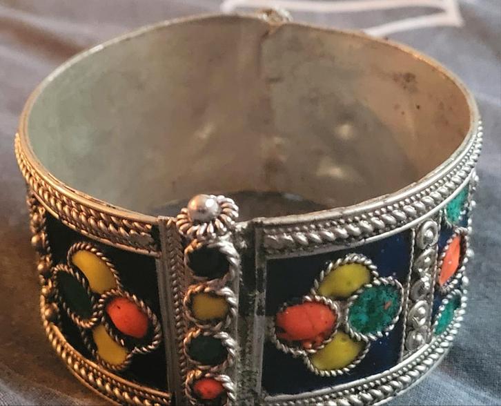 Fraaie ethnisch zilveren Berber armband emaille Marokko, Sieraden, Tassen en Uiterlijk, Antieke sieraden, Armband, Zilver, Verzenden