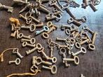 Prachtige antieke mini sleutels voor kluisjes spaarpotten ed, Antiek en Kunst, Antiek | Gereedschap en Instrumenten, Ophalen of Verzenden
