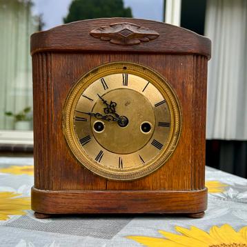 Tafelklok pendule wekker beschikbaar voor biedingen