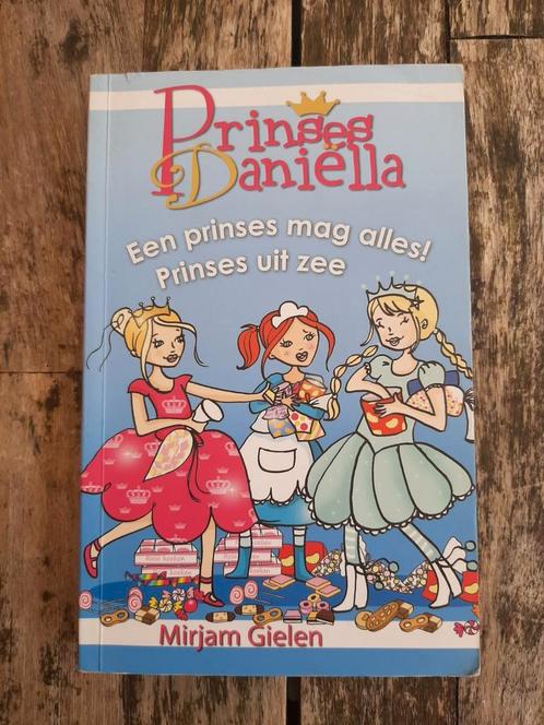 Prinses daniella 2 verhalen in 1 boek mirjam gielen, Boeken, Kinderboeken | Jeugd | onder 10 jaar, Zo goed als nieuw, Ophalen of Verzenden