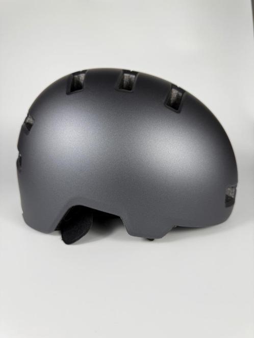ABUS Skurb Urban Helmet - Size M (55-59 cm) - Titan Grey, Fietsen en Brommers, Fietsaccessoires | Fietshelmen, Nieuw, Heer of Dame