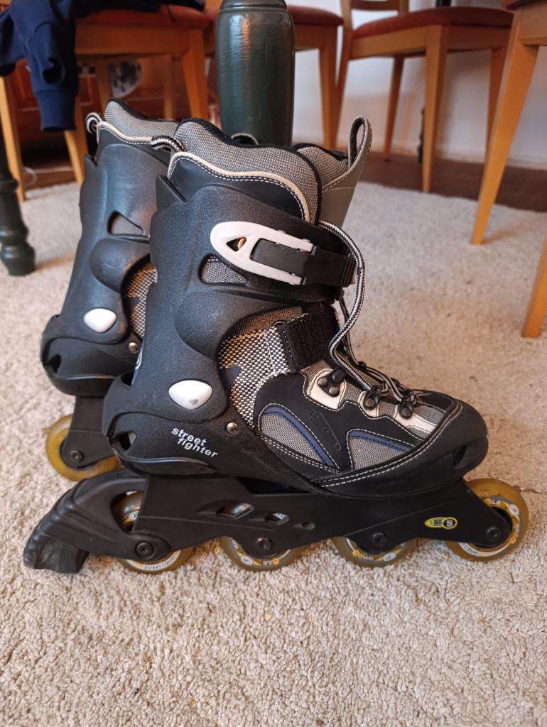 skeeler streetfighter maat 41 / 42, Sport en Fitness, Skeelers, Kinderen, Zo goed als nieuw, Inline skates 4 wielen, Ophalen