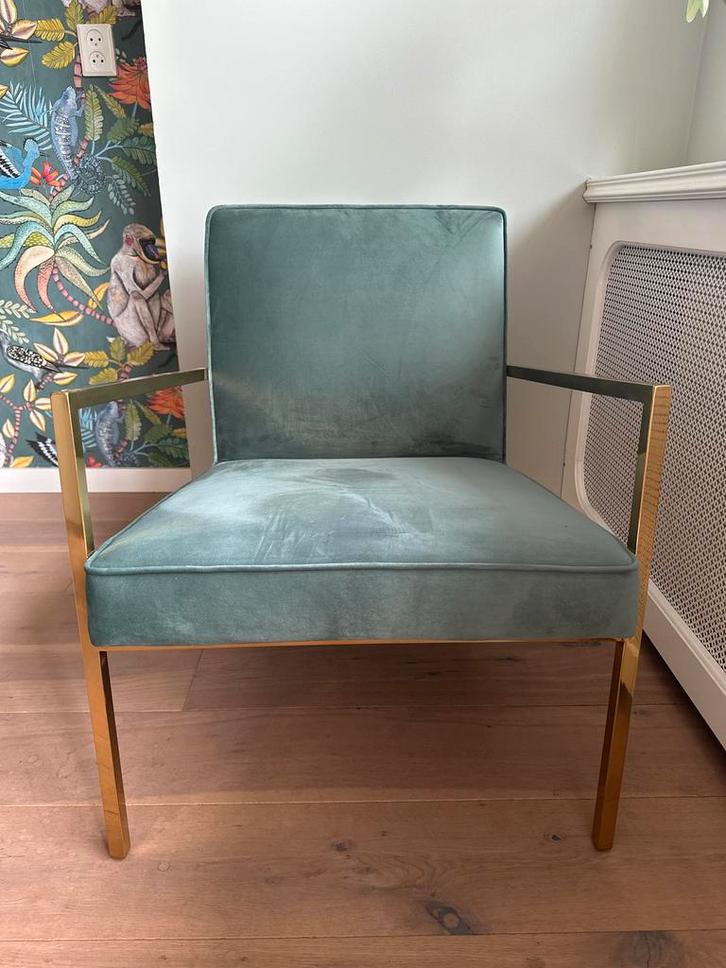 Stijlvolle leesstoel met gouden details, Huis en Inrichting, Stoelen, Gebruikt, Eén, Metaal, Overige kleuren, Ophalen of Verzenden