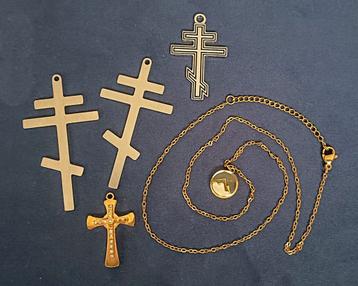 Mosterdzaad Berg (aan 50cm ketting) en Jezus Kruis hangers beschikbaar voor biedingen