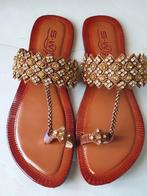 Nieuwe Slippers met Sierstenen - Maat 37, Kleding | Dames, Schoenen, Slippers, Bruin, Nieuw, Ophalen of Verzenden