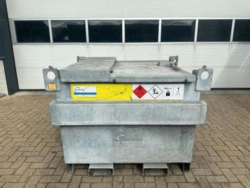 Kiwa IBC Steenbergen 750 liter Dieseltank met Handpomp Milie beschikbaar voor biedingen