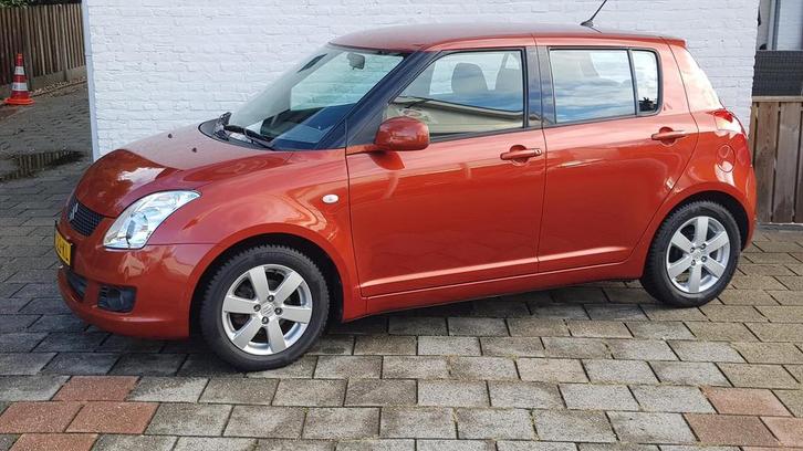SUZUKI Swift 1.3 5drs Shogun airco zeer mooi 68000 km, Auto's, Suzuki, Te koop, Swift, ABS, Airbags, Airconditioning, Centrale vergrendeling