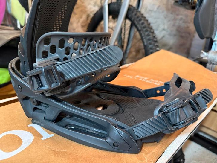 Burton Malavita Bindingen - Maat M, Sport en Fitness, Snowboarden, Gebruikt, Bindingen, Ophalen of Verzenden