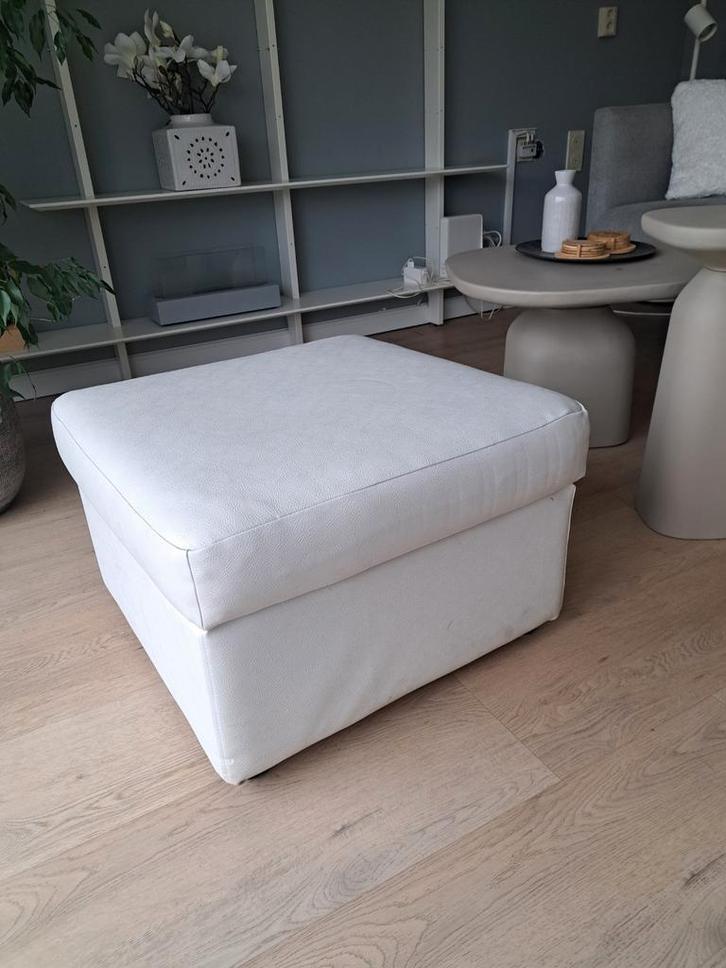 Witte leren poef met opbergruimte, Huis en Inrichting, Banken | Voetenbanken en Poefen, Gebruikt, 50 tot 75 cm, 50 tot 75 cm, Vierkant