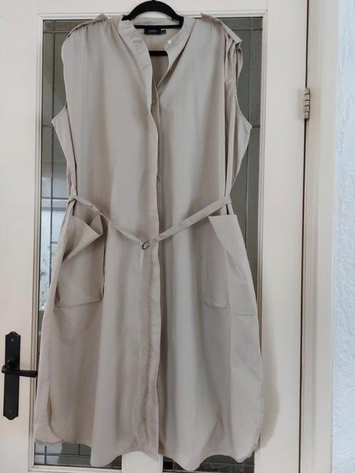 zgan Mouwloze zandkleur Jurk van Yesta, mt 48, Kleding | Dames, Grote Maten, Zo goed als nieuw, Jurk, Beige, Ophalen of Verzenden