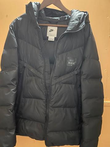 Nike donsjack beschikbaar voor biedingen