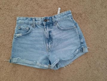 DAMES SHORT DENIM beschikbaar voor biedingen
