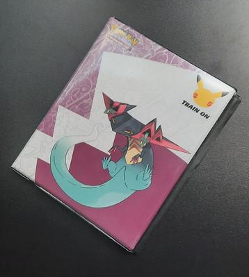 Mooi mapje met celebrations pokémon kaarten- 67 stuks beschikbaar voor biedingen