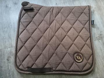 Zadeldekje Back on Track beschikbaar voor biedingen