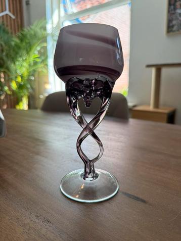 Handgeblazen kunstglas kelk – amethistkleur – Murano stijl beschikbaar voor biedingen