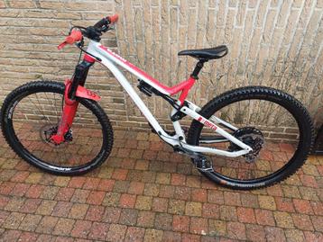 Enduro mtb beschikbaar voor biedingen