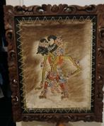 leren handbeschilderd figuur uit Indonesië, ingelijst., Antiek en Kunst, Ophalen of Verzenden