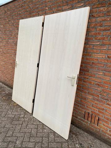 Binnen deuren inclusief hang en sluitwerk. beschikbaar voor biedingen
