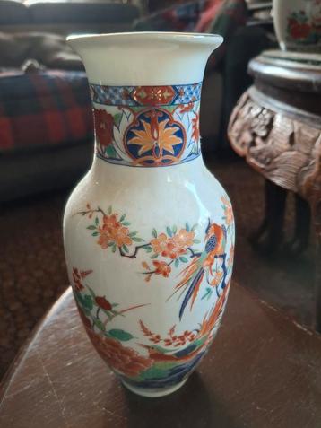 Vintage Japanse Vaas met Vogelmotief beschikbaar voor biedingen