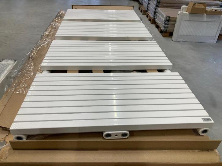 Vasco Carre CB radiator 1375 hoog en 600 breed wit 886 Watt, Doe-het-zelf en Verbouw, Verwarming en Radiatoren, Nieuw, Radiator