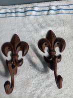 2 gietijzeren haken Franse lelie, Antiek en Kunst, Curiosa en Brocante, Ophalen