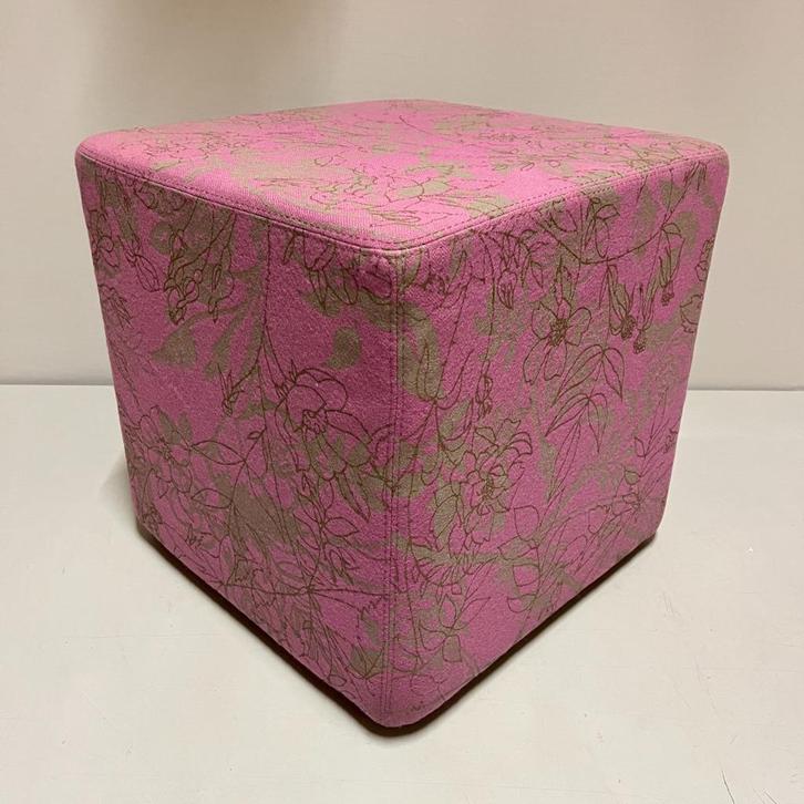 Vierkante poef Dots Point Michiel van der Kley voor Lande, Huis en Inrichting, Banken | Voetenbanken en Poefen, Gebruikt, Minder dan 50 cm