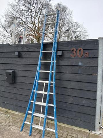 Skyworks ladder 2 delig 2x12 treden blauw gecoat beschikbaar voor biedingen