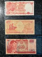 Bankbiljetten Indonesië - Set van 3 x 100 Rupiah, Postzegels en Munten, Bankbiljetten | Azië, Ophalen of Verzenden, Zuidoost-Azië