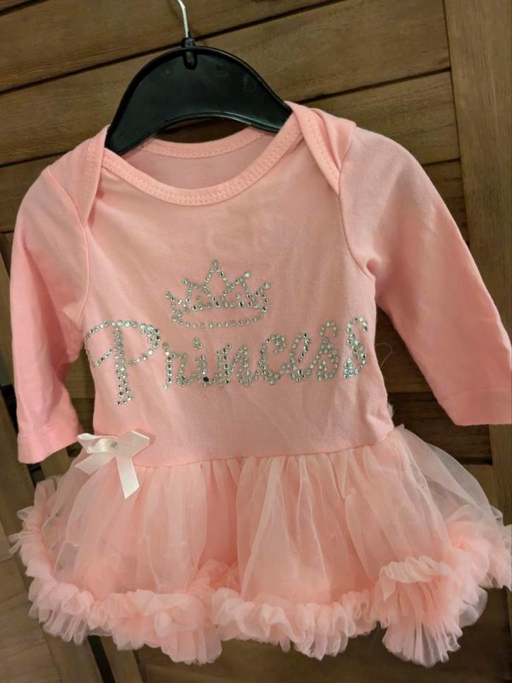 een echt schattig prinsessen baby pakje maat 56, Kinderen en Baby's, Babykleding | Maat 56, Zo goed als nieuw, Meisje, Pakje, Ophalen of Verzenden